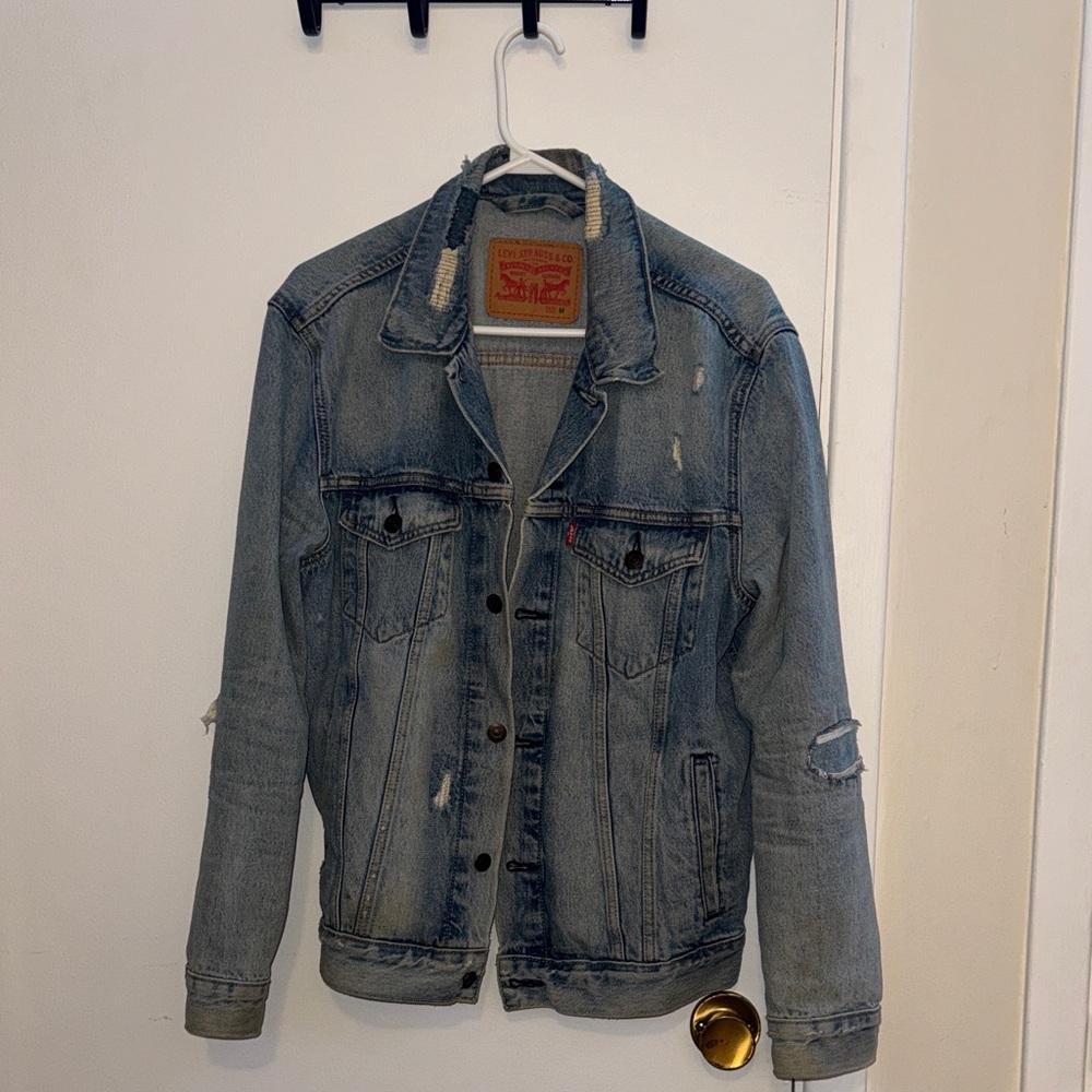 Levi's Men's Light Blue Distressed Denim Jacket